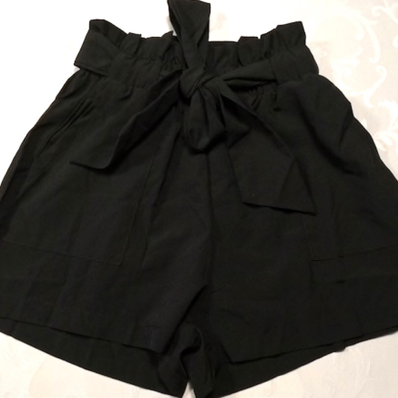 Paper/ ruffle high waisted shorts - Picture 4 of 5